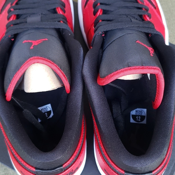 AIR JORDAN 1 LOW - Picture 14 of 17